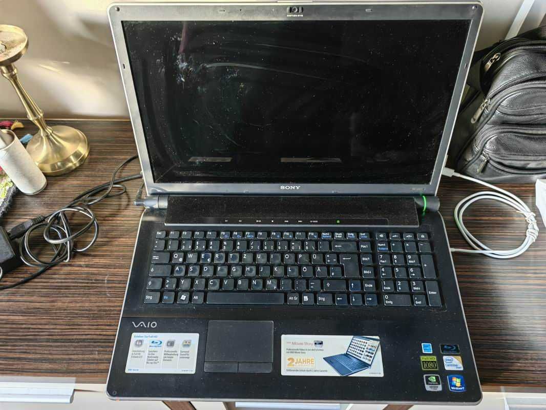 Продавам лаптоп Sony-PCG-8161M-WGN-AW41ZF