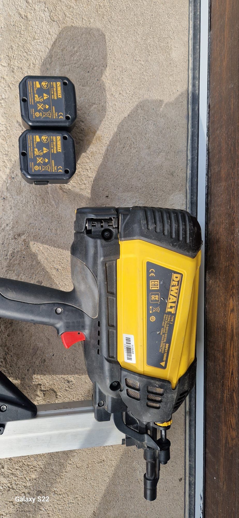 Dewalt pistol de cuie pe acumulatori