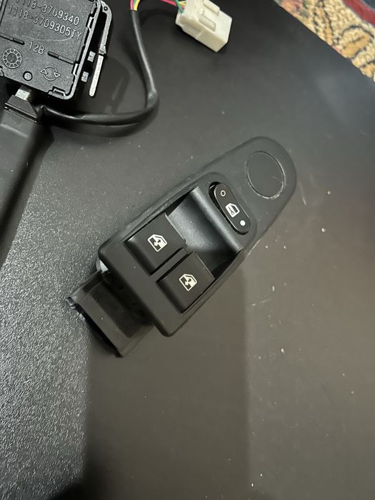 Блок управления стеклоподъемниками Лада Калина (Lada Kalina)