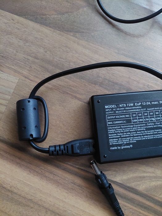 Alimentator cu tensiune selectabila automat 12v la 24 v,max 5000 ma