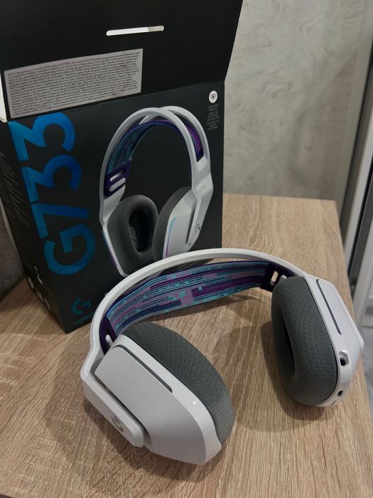 Срочно продам наушник Logitech G733