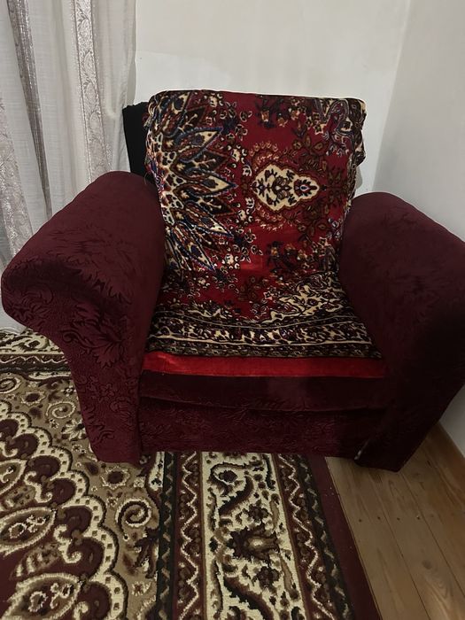 Кресло сотилади 2 та