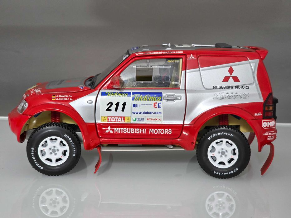 Macheta Auto 1/18 Solido Mitsubishi Pajero Dakar A Schulz