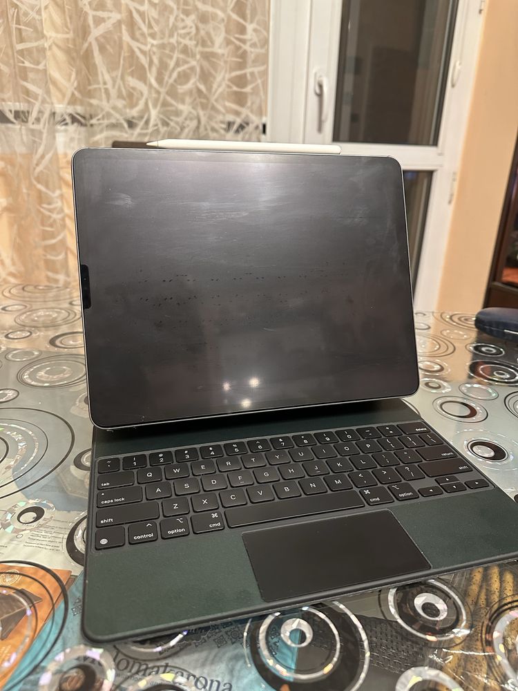 Ipad pro 12.9 6th gen 256gb + cellular data