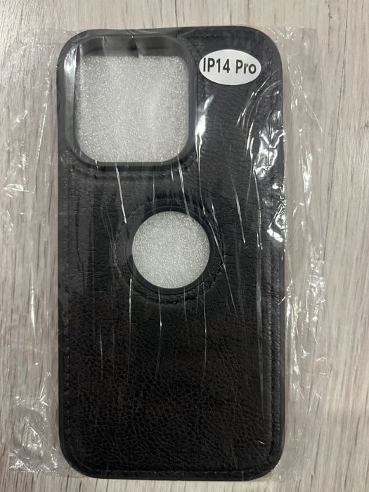 Huse de protectie pentru iPhone 14 Pro