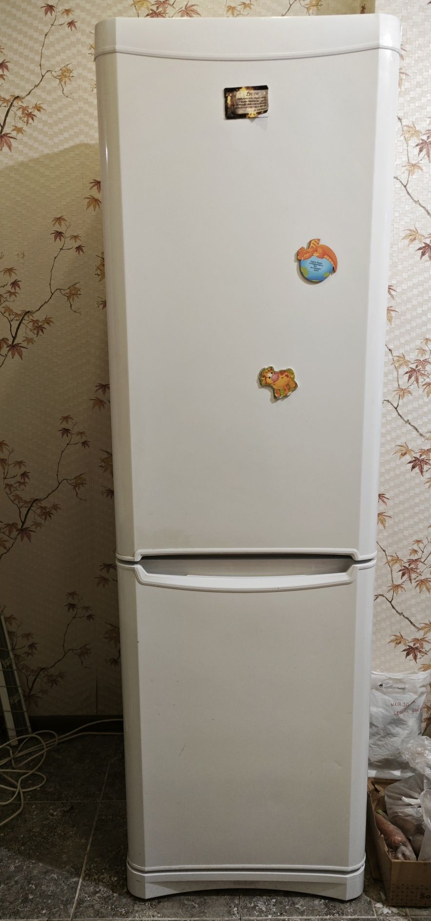 Холодильник 2х камерный А класса
