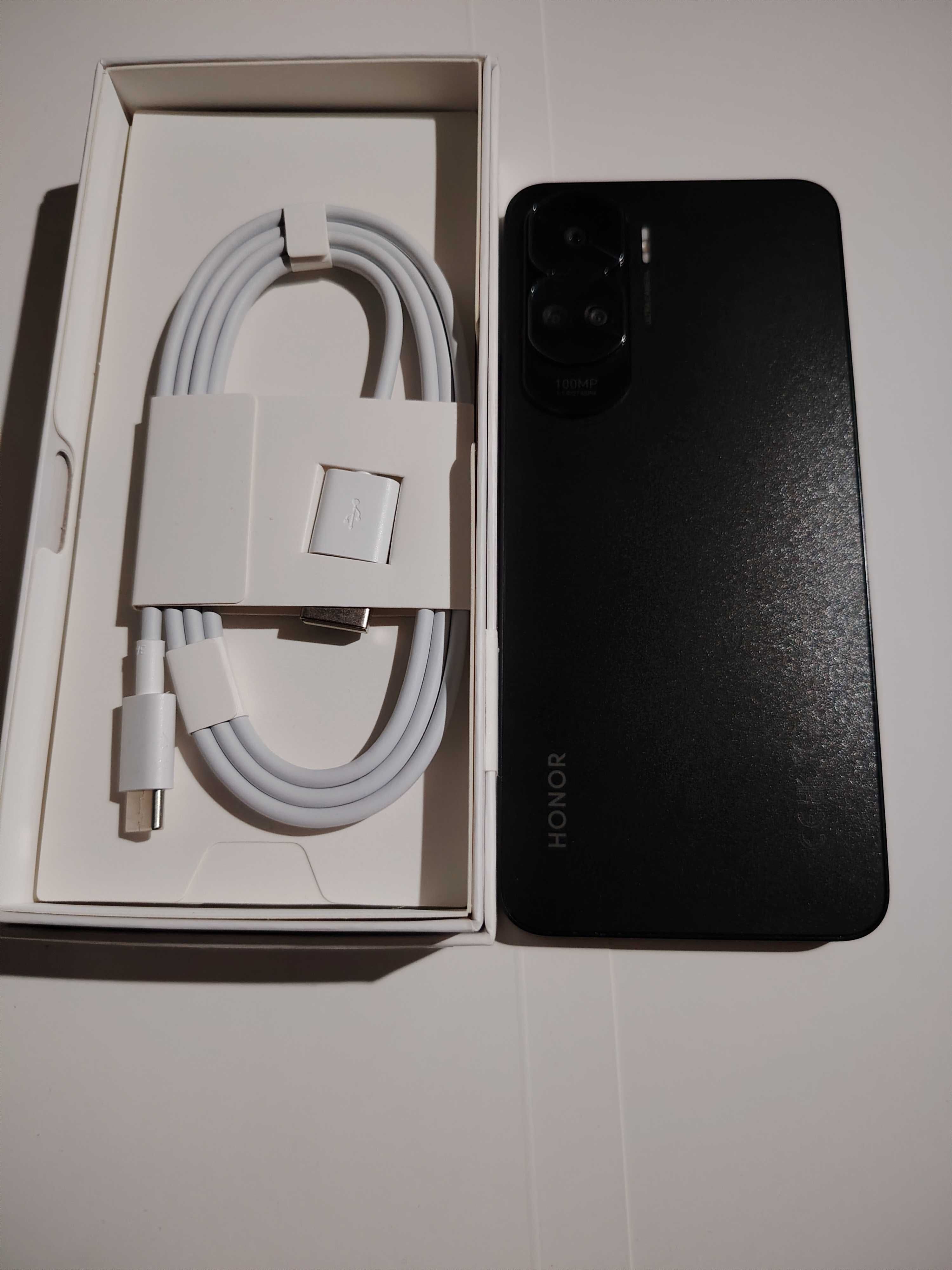 Honor 90 lite с гаранция до края на годината