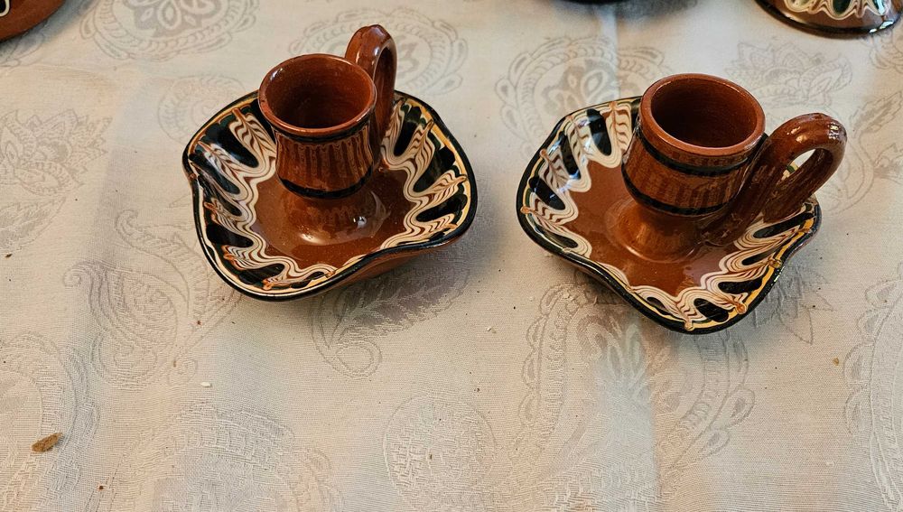 Комплект от два керамични свещника