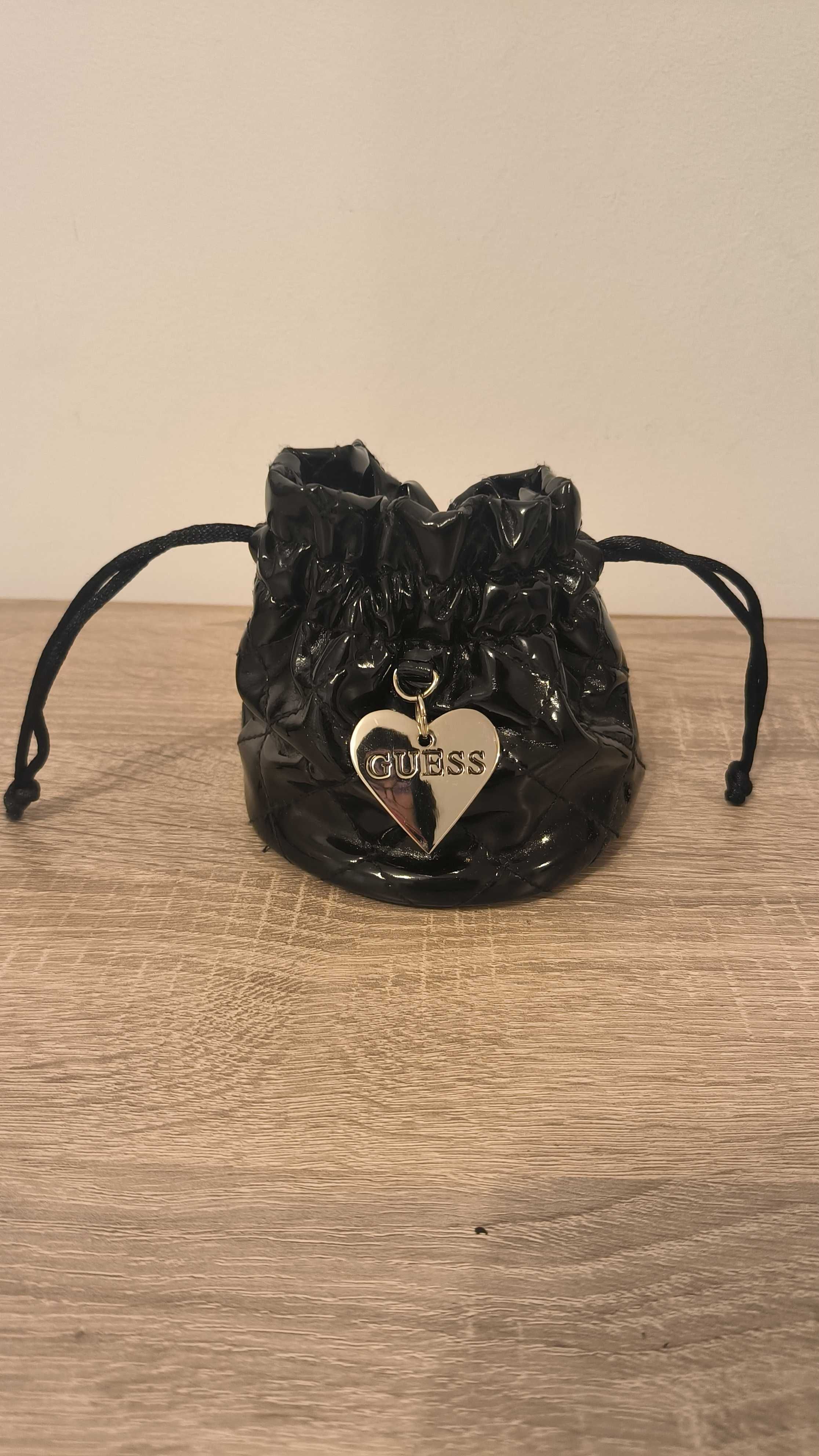 Черна чанта Steve Madden и несесер guess.