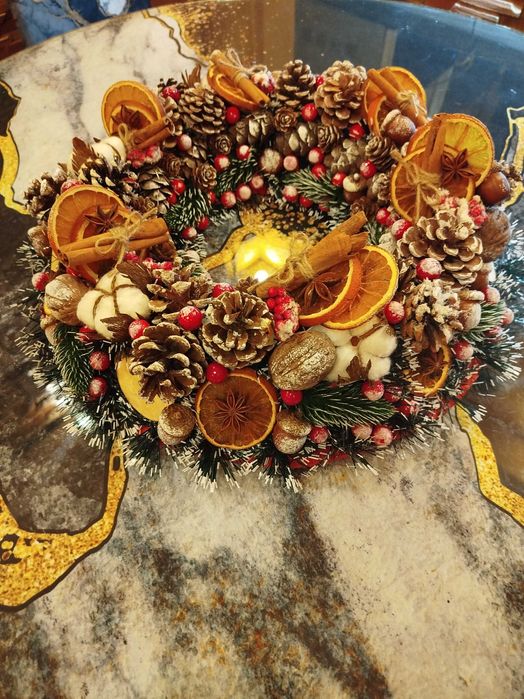 Красив Коледен  венец