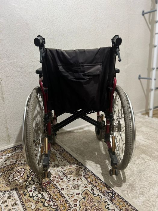 Инвалидная коляска