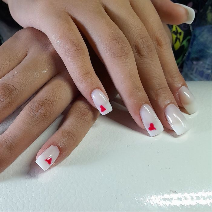 Маникюр и наращивание ногтей