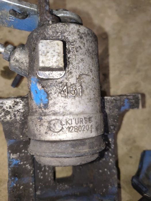 Vând etrieri golf 5 .punte spate