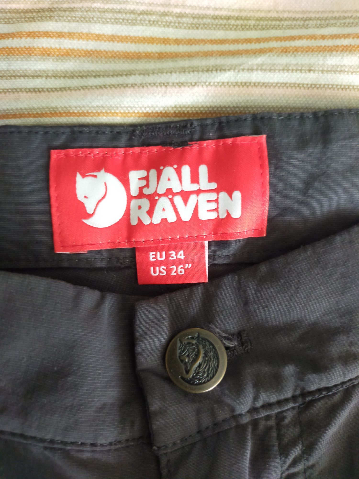 Vând pantaloni FJALL RAVEN mărimea 34