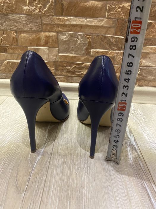 Елегантни обувки на Pinko