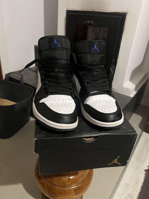 Jordan 1 mid blue