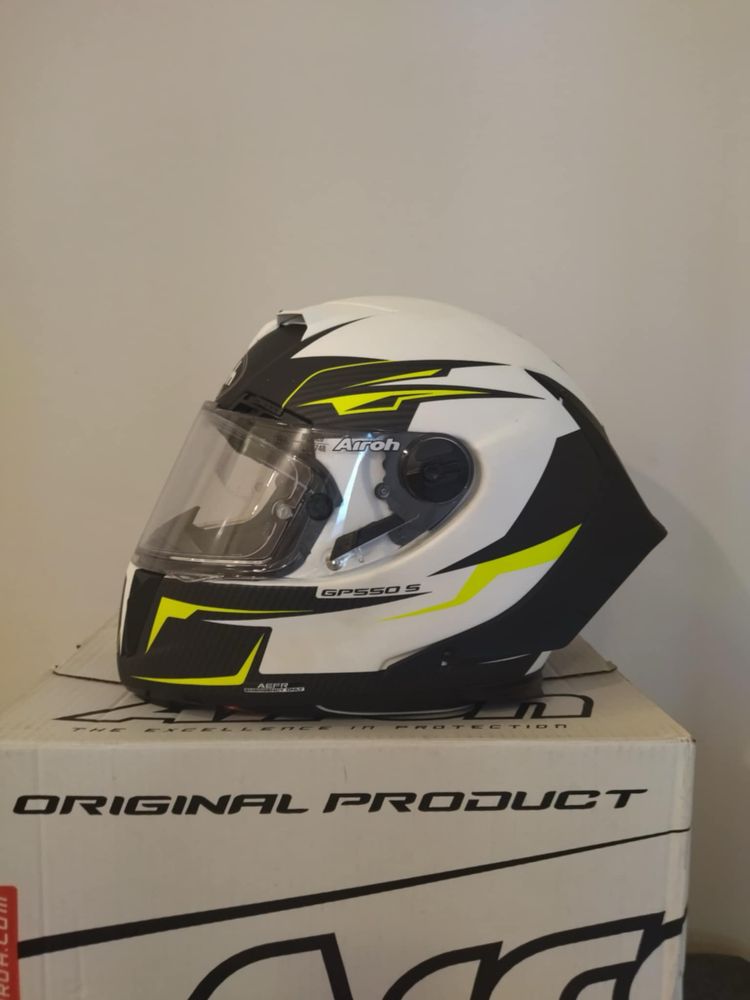 Нова каска Airoh GP550 S