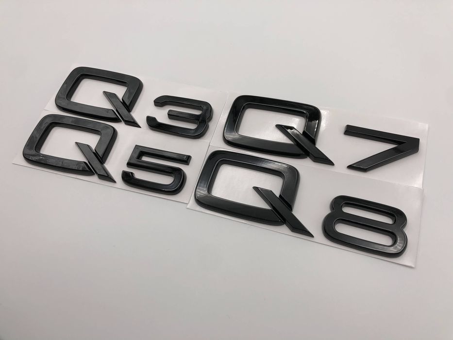 Emblema Audi Q3 spate negru