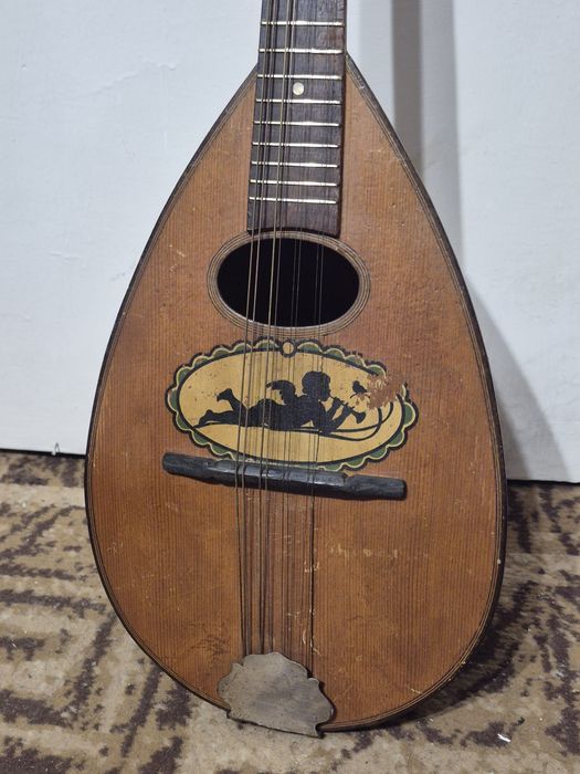 Mandolina veche de colectie