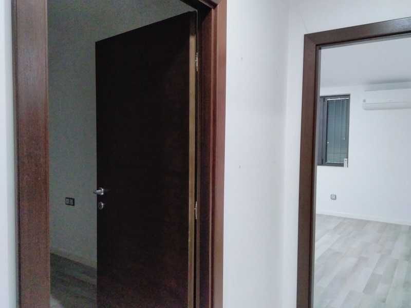 Офис под наем – 93 кв.м в бизнес сграда