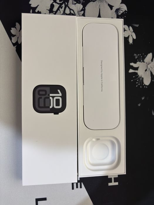 Продам Apple Watch 10 42 мм цвет Jet Black
