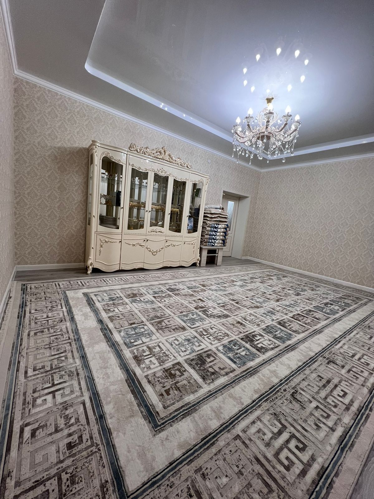 Двухэтажный дом в центре Тасбогета.