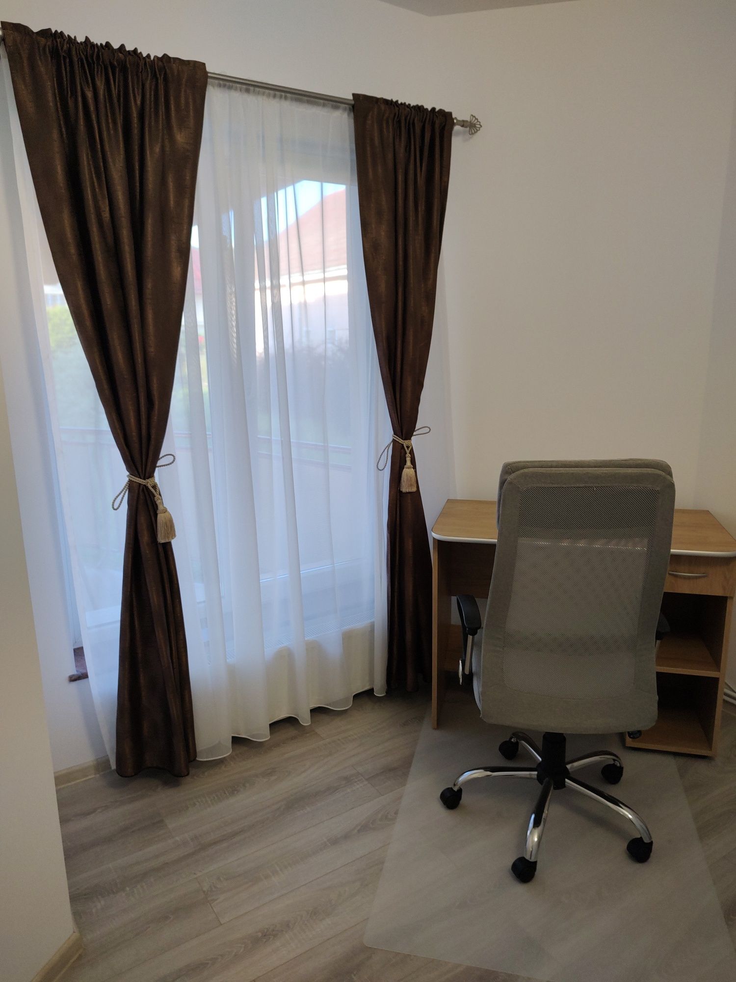 Închiriez apartament