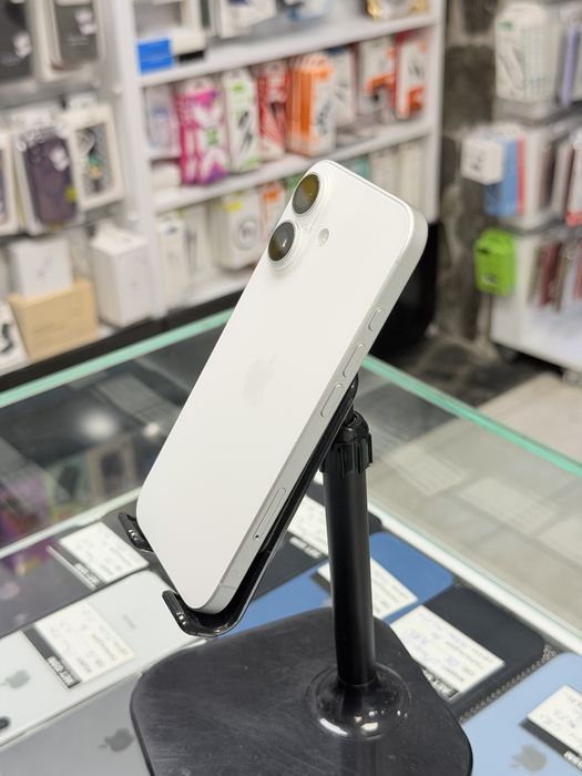 Apple iPhone 16 128GB White