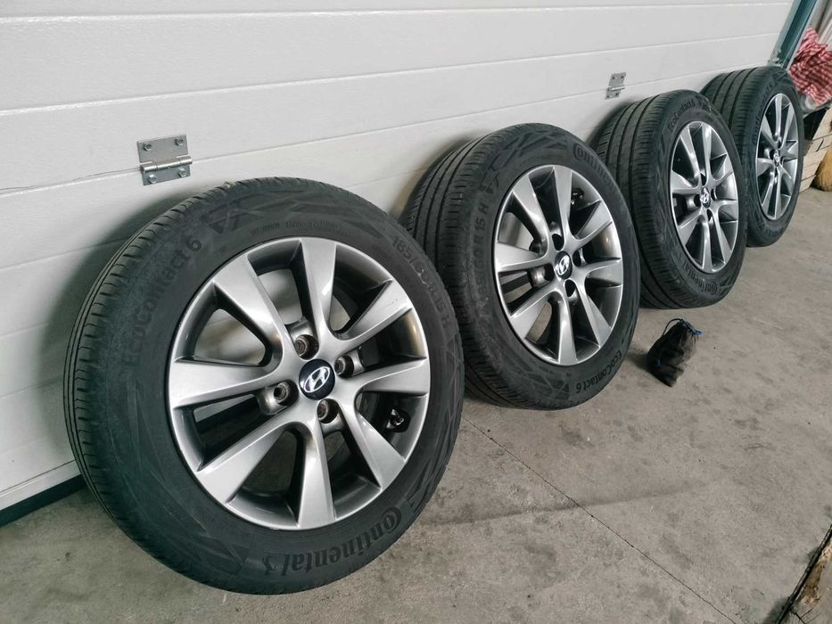 Jante aliaj originale hyundai cu cauciucuri Continental 185 60 15