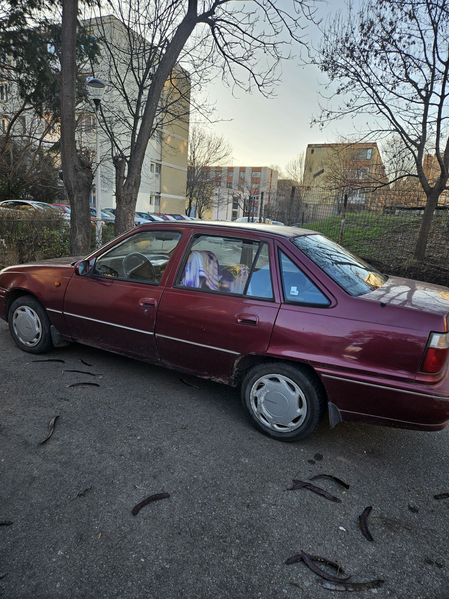 Vand Daewoo Nexia pentru programul rabla