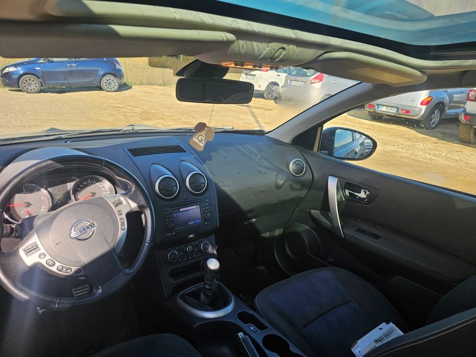 Vând nissan qashqai