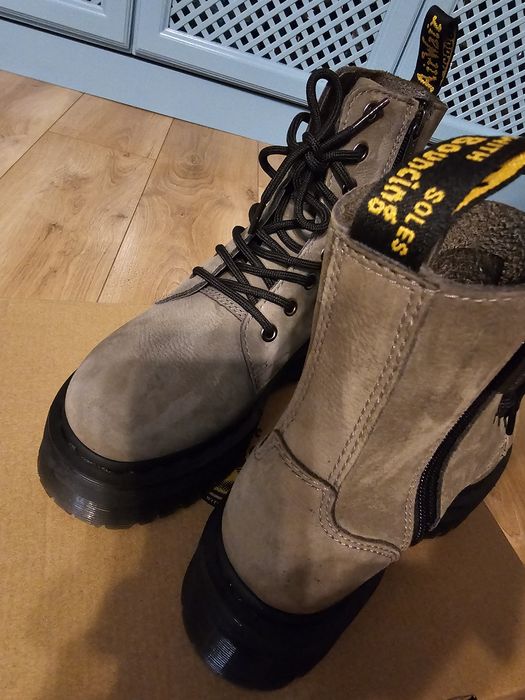 Ghete / bocanci Dr. Martens AirWair din piele