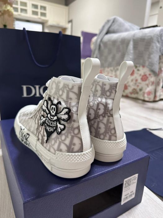 Vând Dior B23 autentici