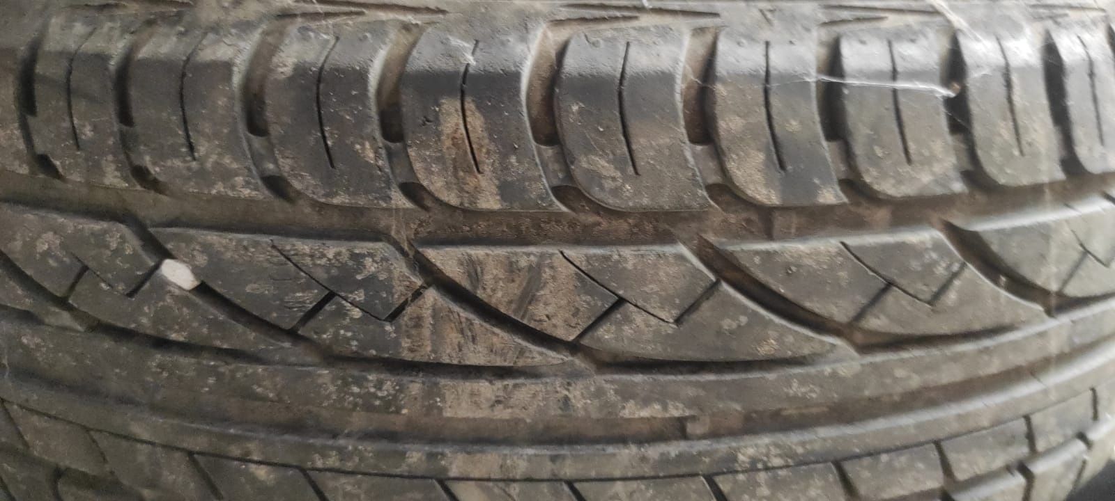 Продавам алуминиеви джанти със гуми