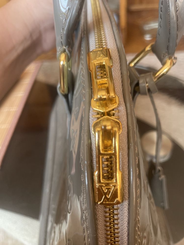 Оригинална чанта Louis Vuitton