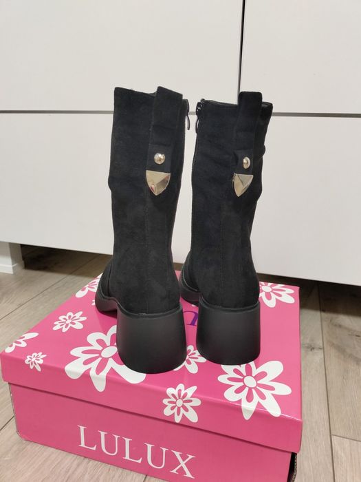 Botine dama mărimea 37.  Îmblănite Noi cu eticheta