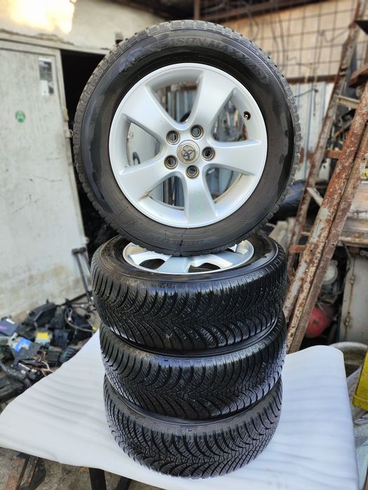 Toyota R 16 диски с зимней резиной 
Диски с резиной 
 R 16
Toyota Esti