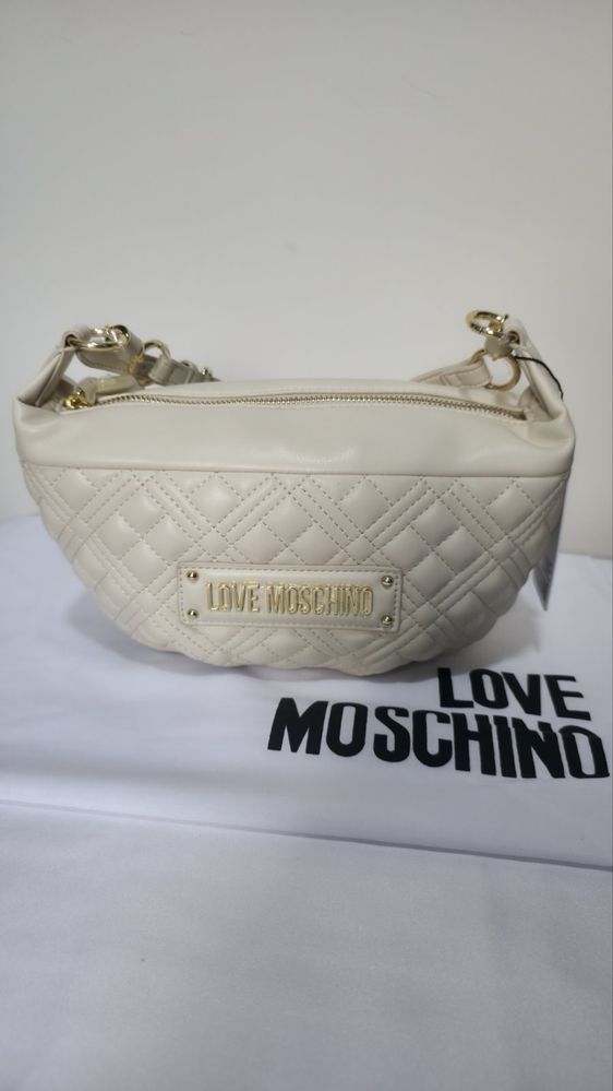 Дамски чанти Love Moschino