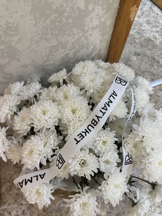 корзина цветов хризантем