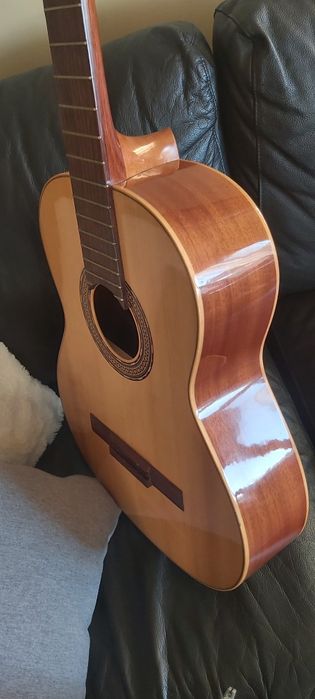 Chitară clasică Hora Reghin Cristal – sunet cald, stare impecabilă