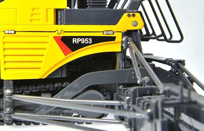 Асфальтоукладчик XCMG  RP953, шир. 9 м. гусеничный (Готовый на складе)