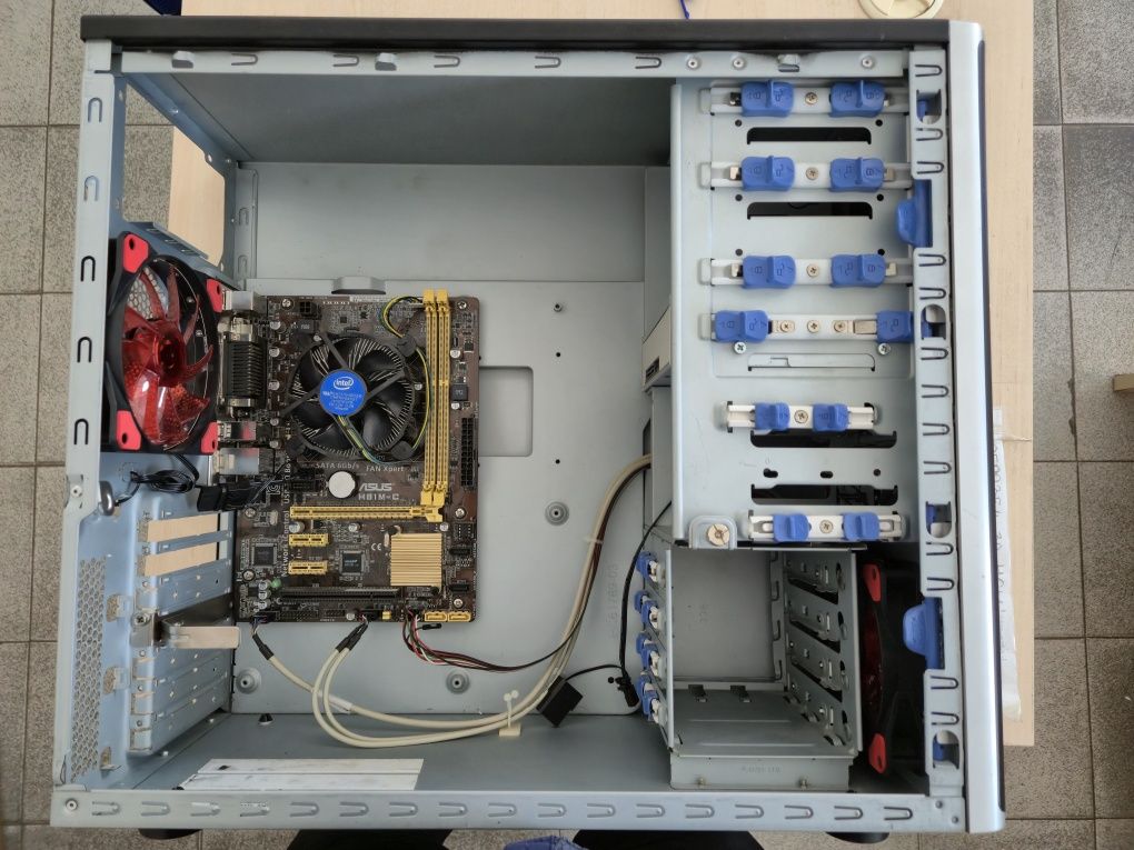 Дъно за сокет 1150, процесор i5 4670,  памет 2x4GB и кутия