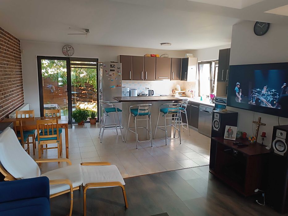 Vand casa insiruita unifamiliala