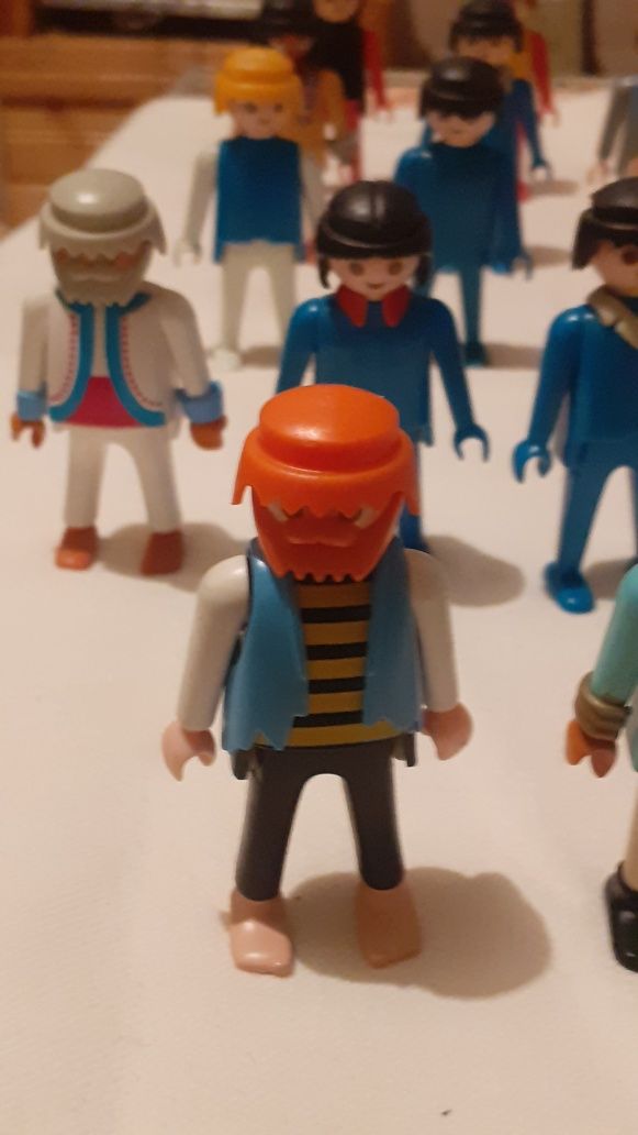 Ретро фигурки от LEGO.