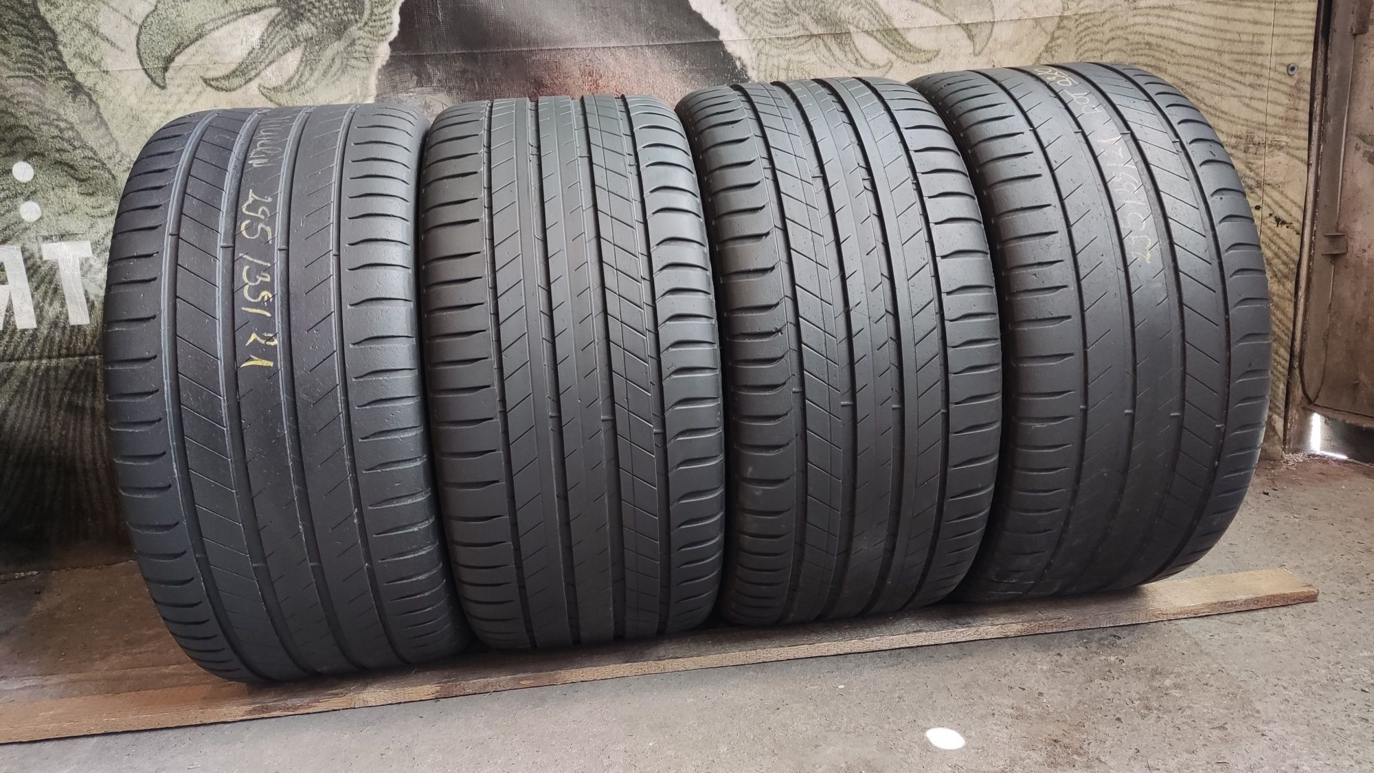 4бр летни гуми 295/35/21 Michelin Latitude Sport 3, N1
DOT 17 и 20
6-7