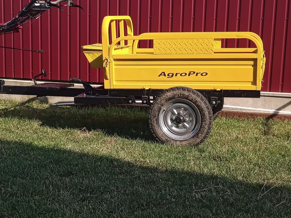 Vând remorcuța motocultor