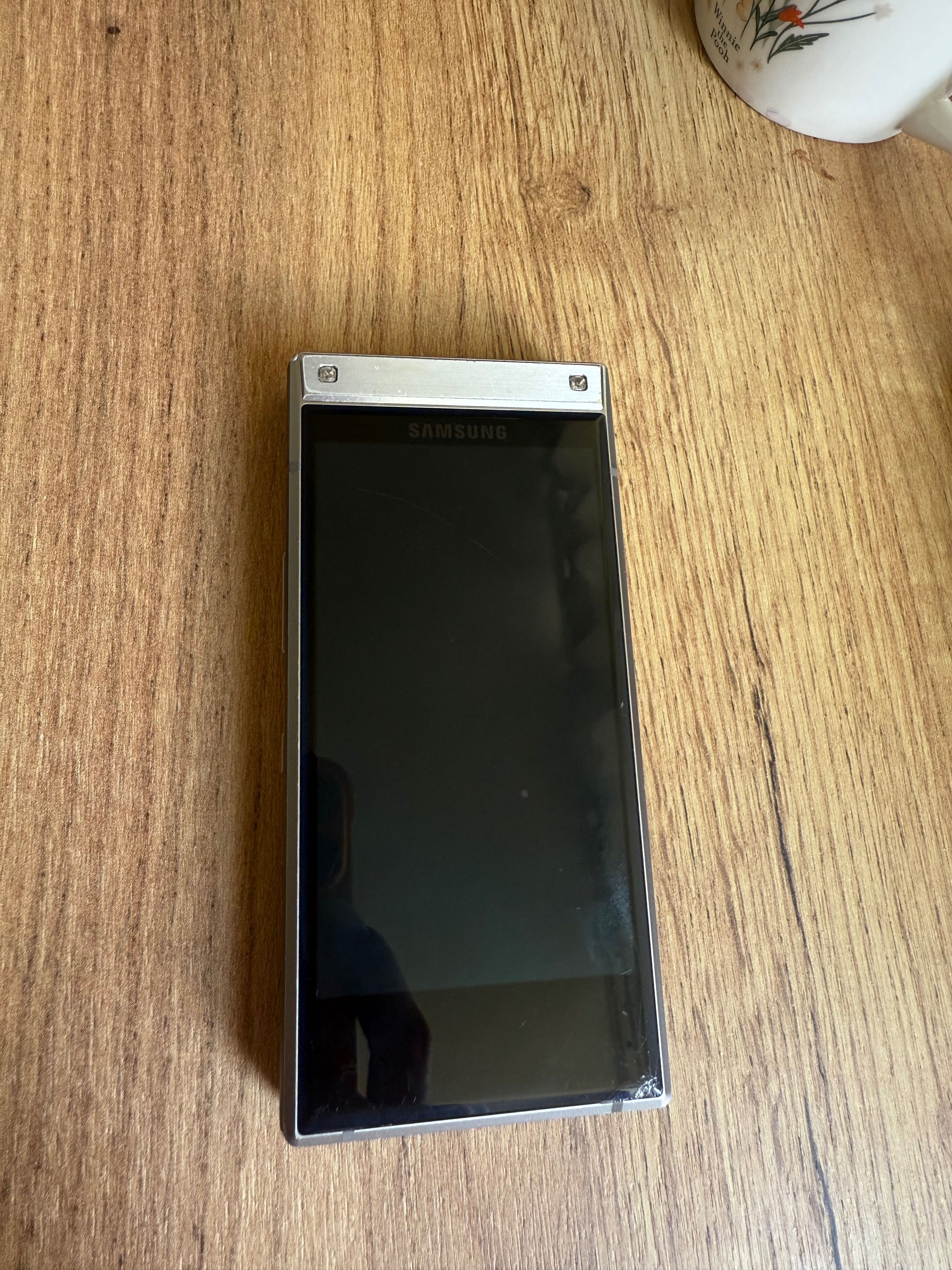 Samsung’s W2019 dual-screen luxury flip phone
