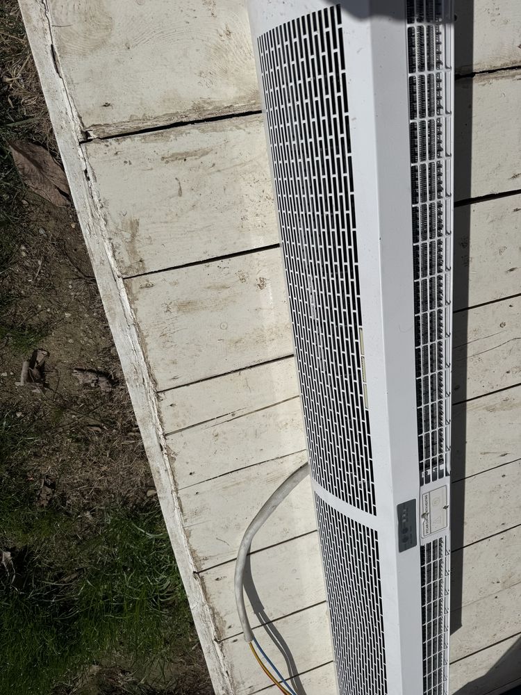 Perdea aer cald.  Incalzitor , radiator