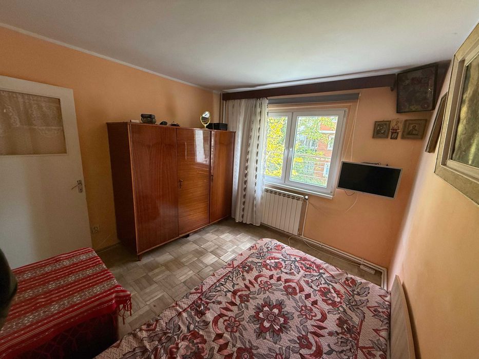 Apartament 3 camere semidecomandat Micro 38