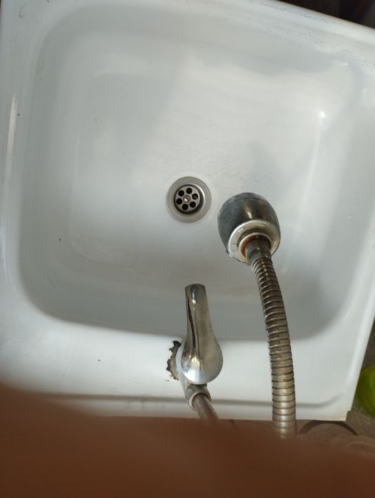 Раковина со сместилем